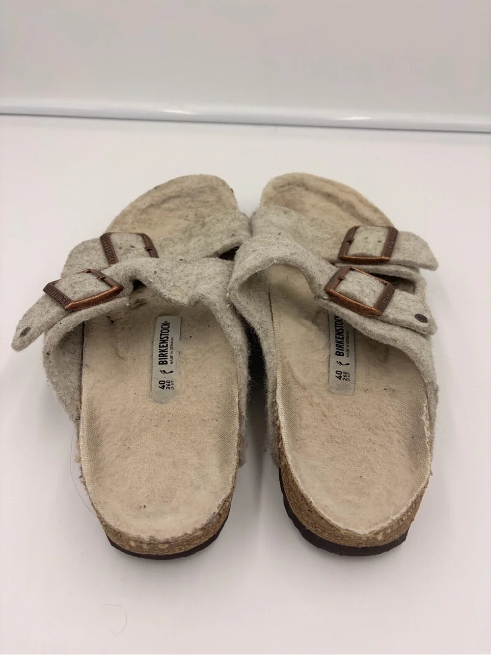 Birkenstock Sandals Women’s Size 40 Beige Wool Shearling Arizona Slides Comfort - Picture 3 of 8